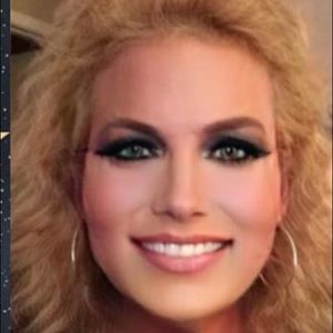 Meet your Posher, Clara